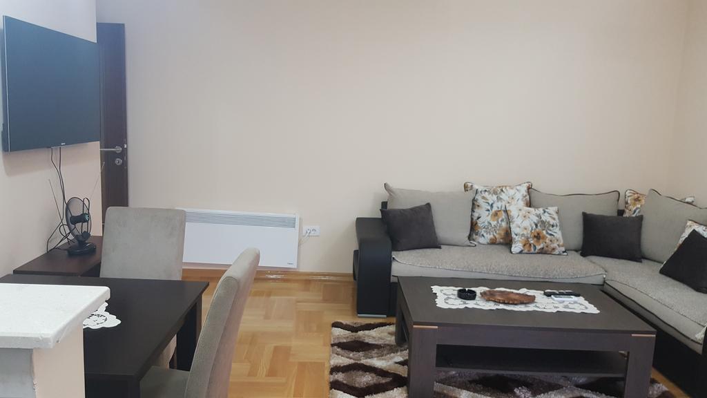 Nikolina Apartments โกตอร์ ภายนอก รูปภาพ